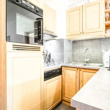 Bright Spacious Two Bed South Facing Family * Flaine