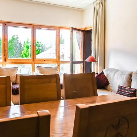 Bright Spacious Two Bed South Facing Family Flaine