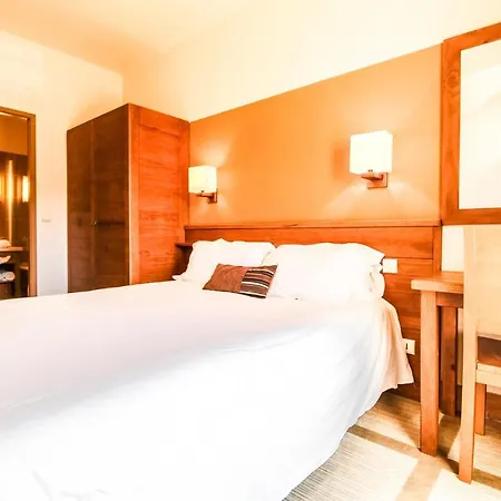 Bright Spacious Two Bed South Facing Family