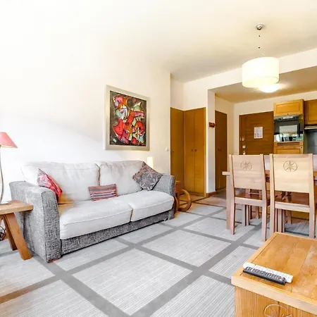 Bright Spacious Two Bed South Facing Family * Flaine